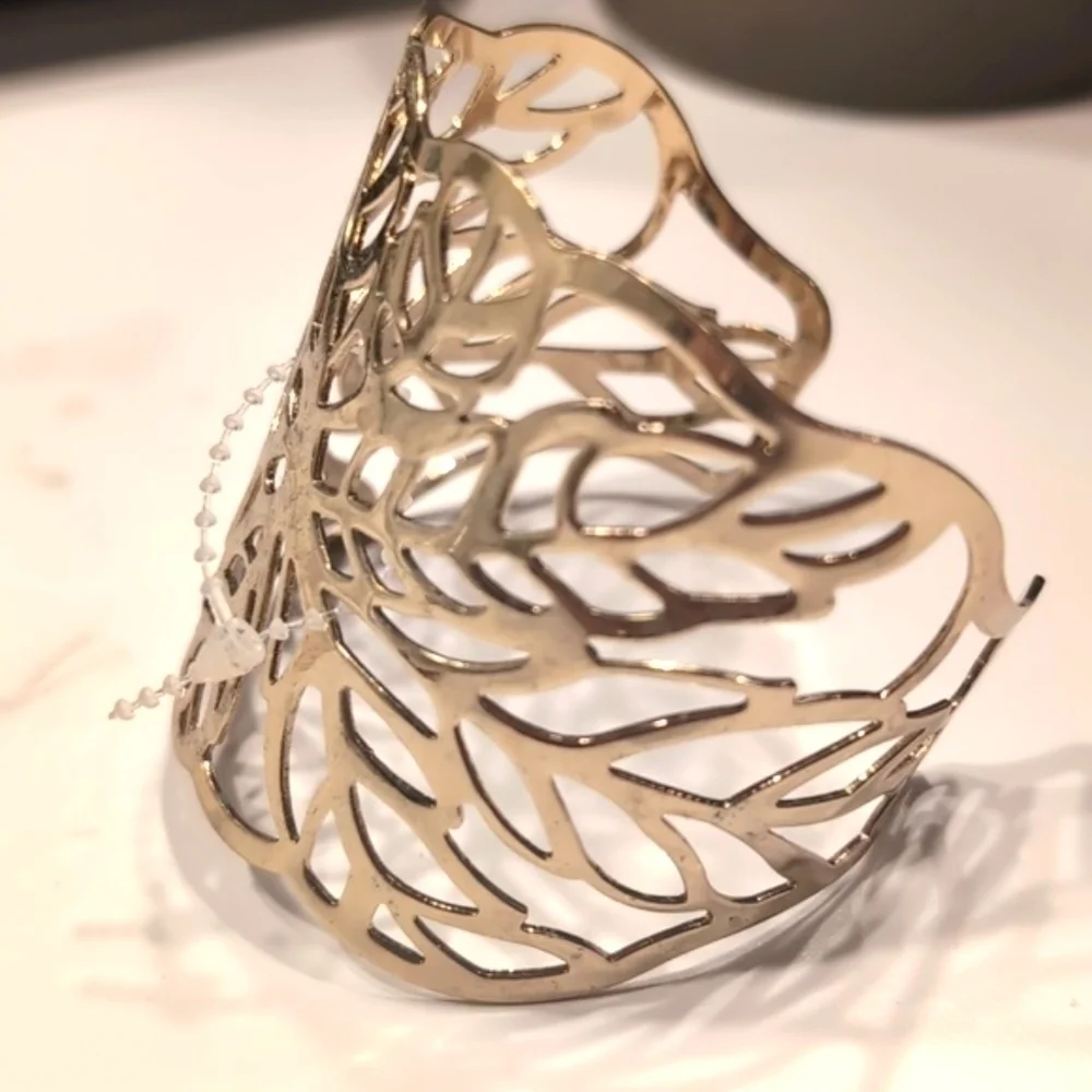 Style Retro Leaves Alloy Gold Plating Women's Bangle Wide